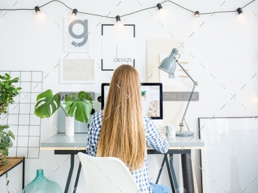 demo-attachment-128-person-with-long-curly-hair-PZ99QM2